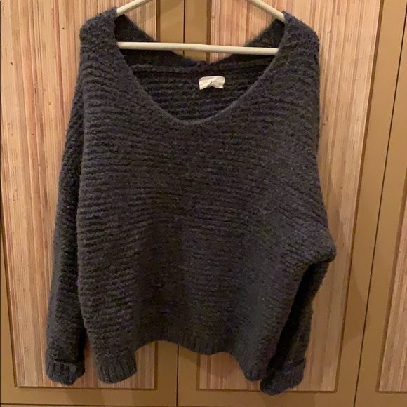 Off the shoulder sweater - Picture 1 of 1